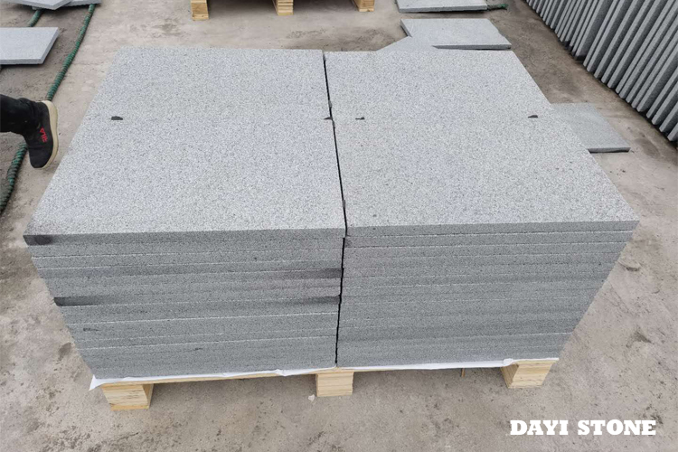 Paving Dark Grey Granite G654-5 Top flamed bevelled 2mm others sawn Flat Pallet Packing